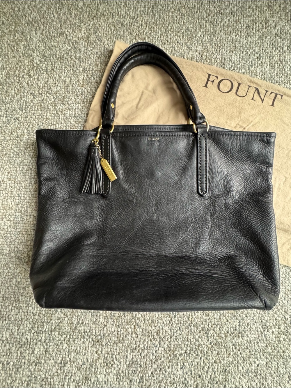 Fount Petite Atlas Black Leather Shoulder Tote with Tassel Charm - Picture 2 of 11